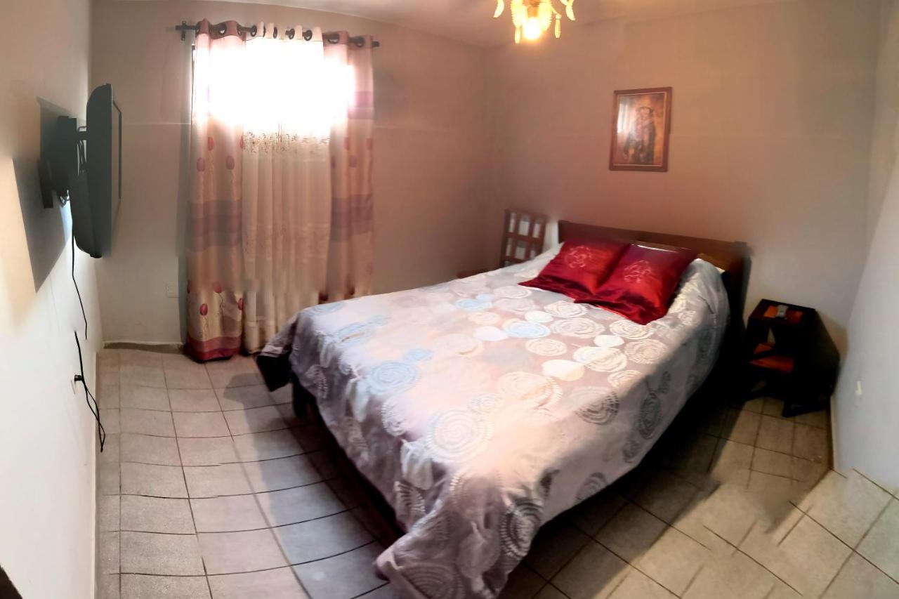 Casa Discreta Bed & Breakfast Cochabamba Exterior photo
